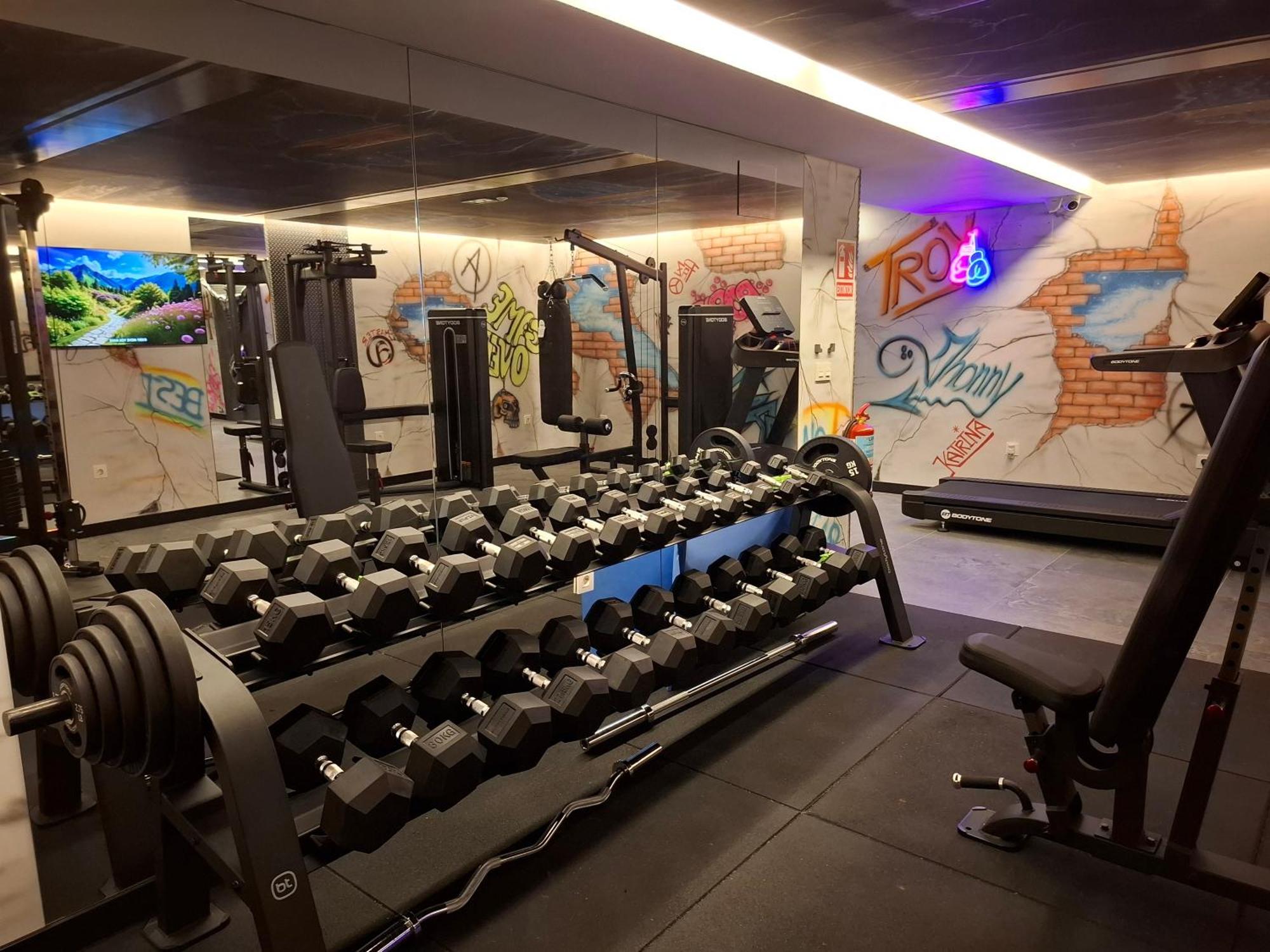 Apartamentos Turisticos Identia Sport León Eksteriør billede