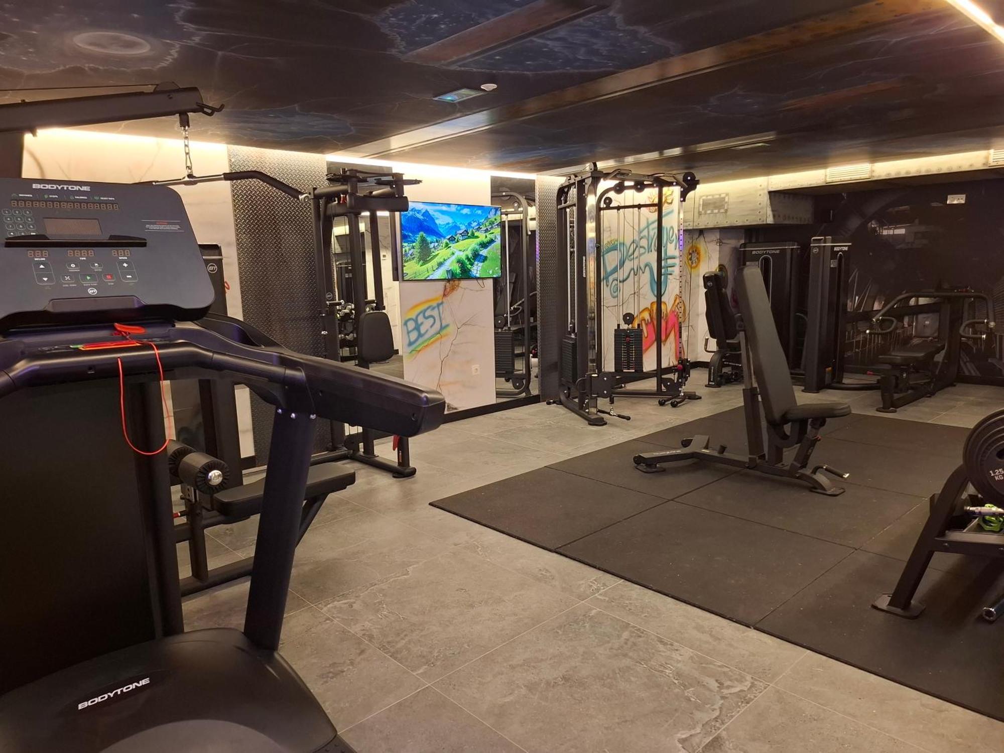 Apartamentos Turisticos Identia Sport León Eksteriør billede